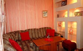 Сozy apartment on Leontovicha